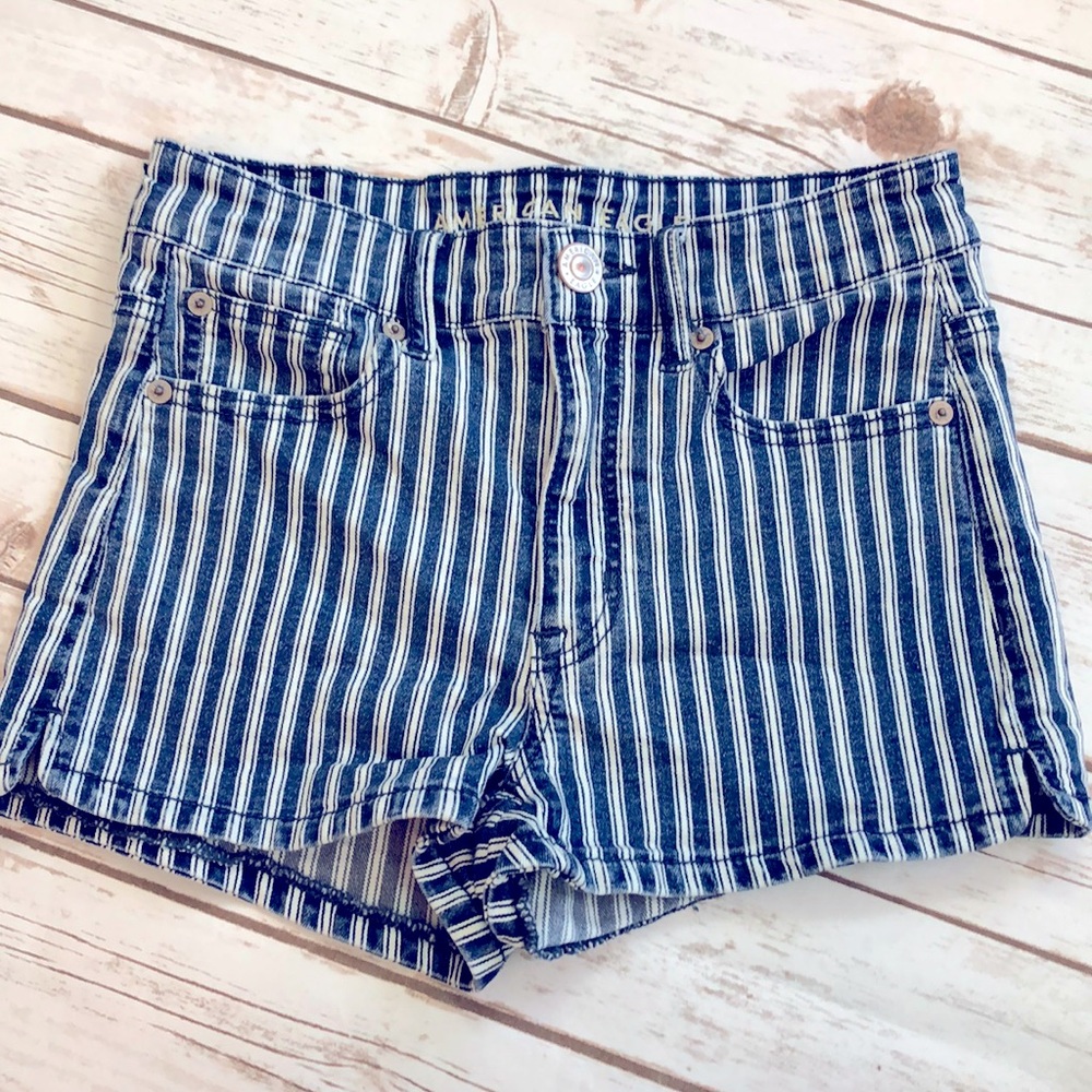American Eagle Pinstripe Jean Shorts Sz 2